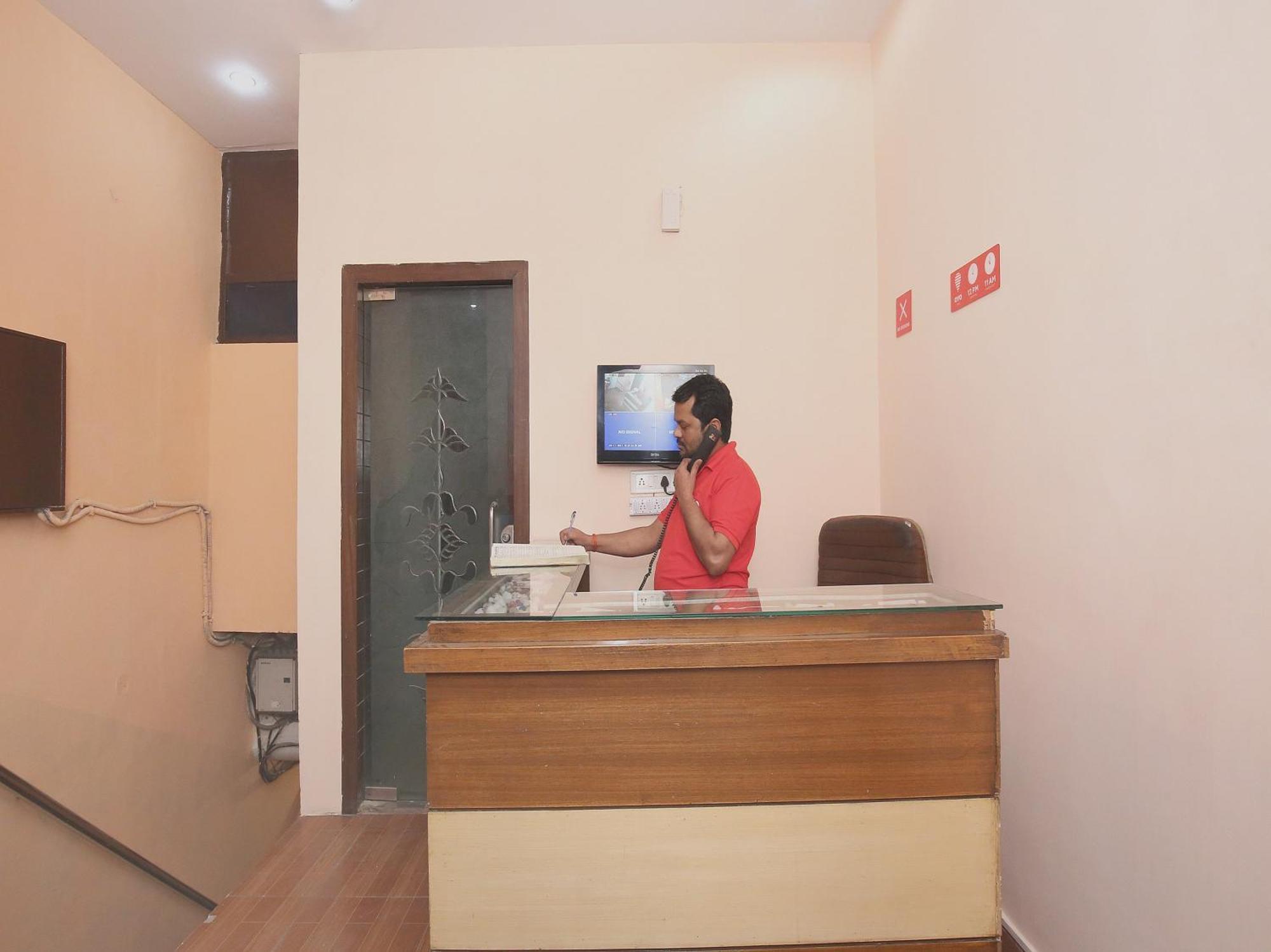 Super Hotel O Rajesh Palace Chandigarh Luaran gambar